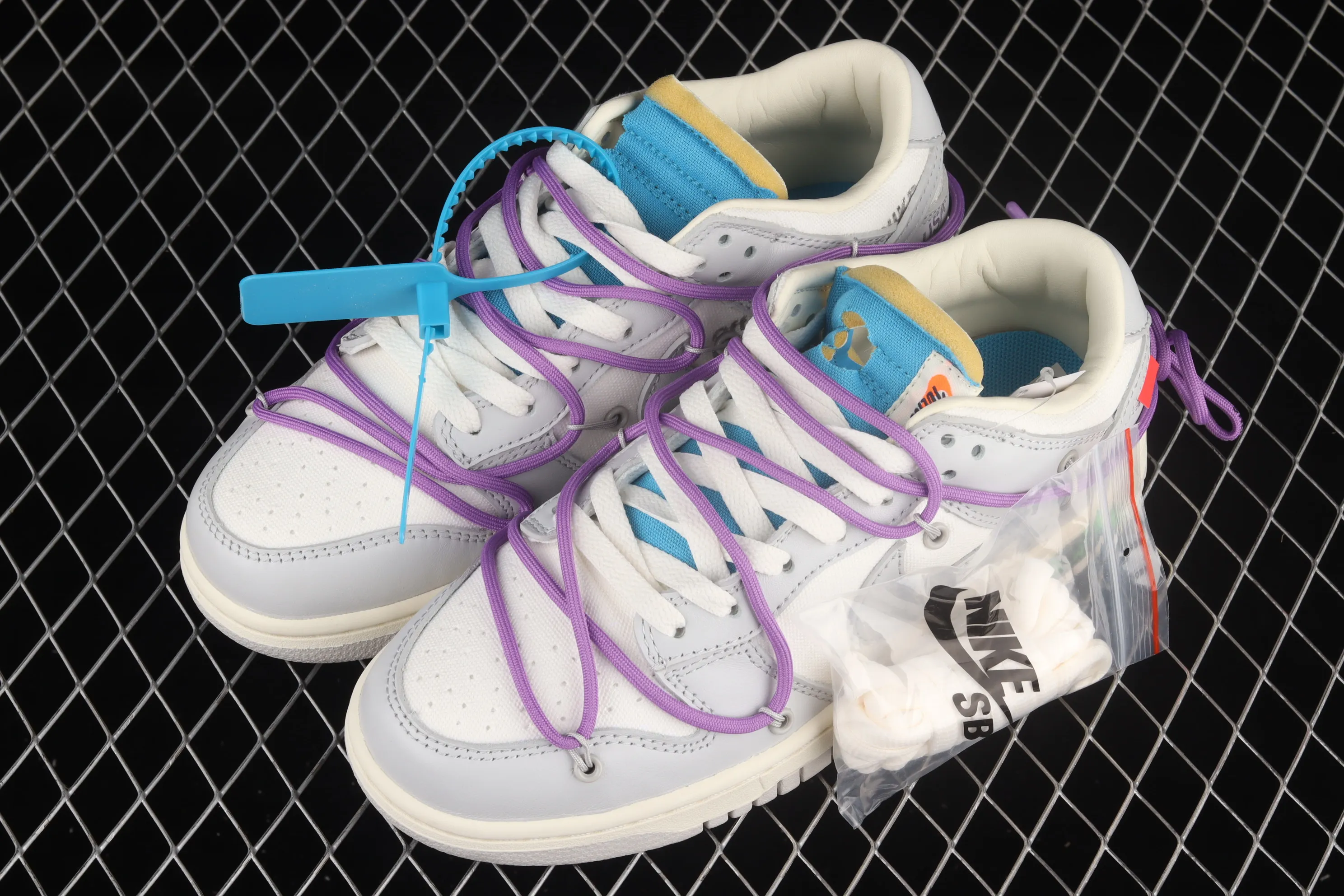 All Categories Nk SB Dunk Series Nk SB Dunk Low Low-top sneakers Pure original version OF x Nk Dunk Low OW Gray SB smashed backboard fashion casual sneakers DM1602-125